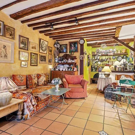 Hotel De Nesle 3*