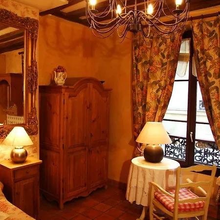Hotel De Nesle 3*