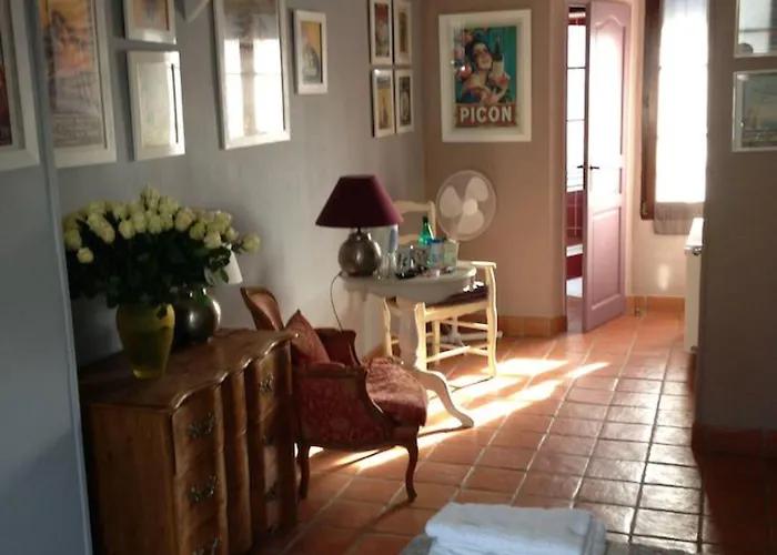 Hotel De Nesle 3*