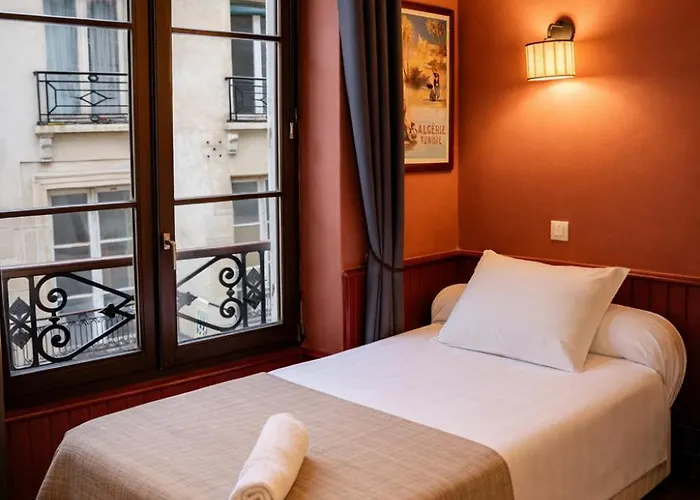 De Nesle Hotel 3*