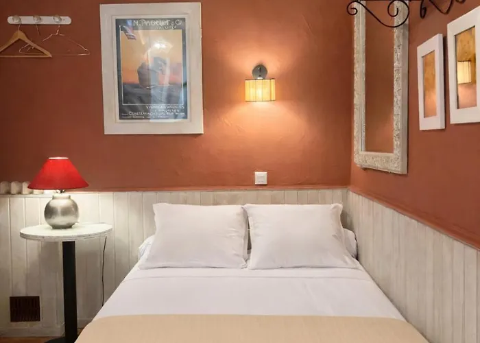 Hotel De Nesle 3*