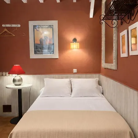 Hotel De Nesle 3*
